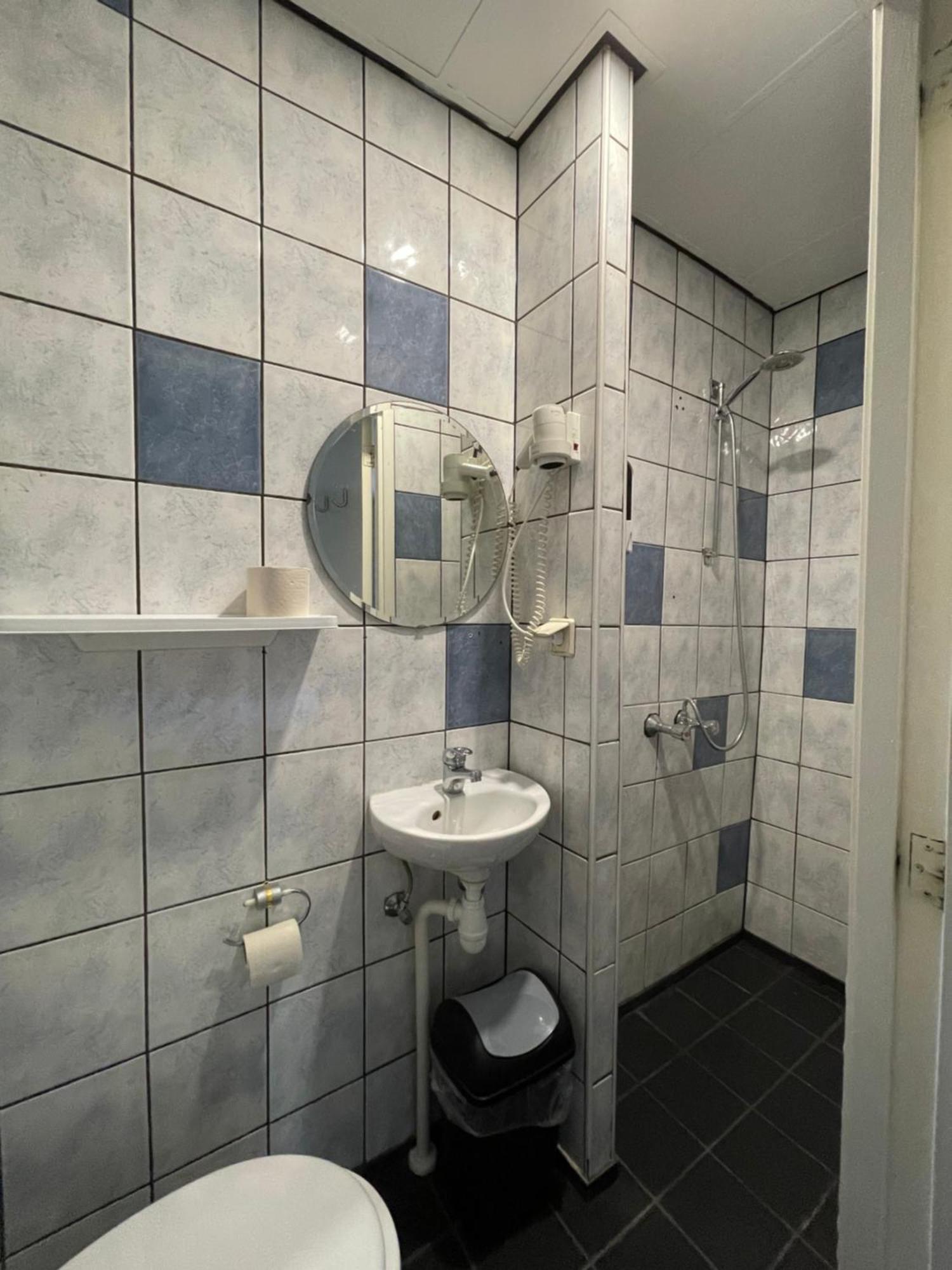 Flex-Inn Rotterdam Ngoại thất bức ảnh
